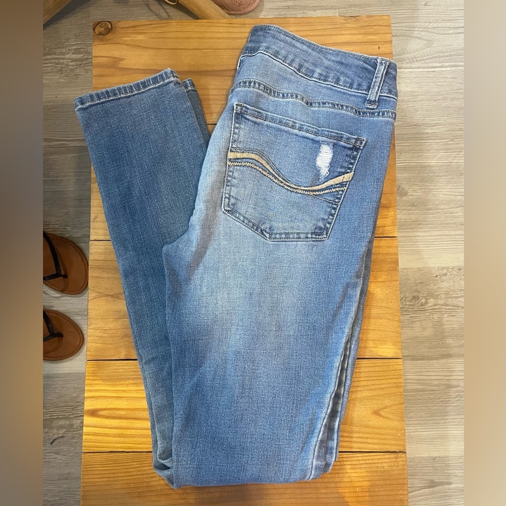 😁 SO Distressed Blue Women's Skinny Jeans